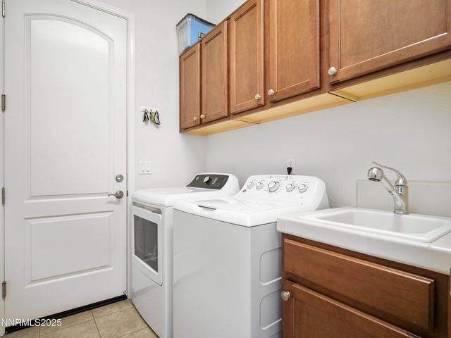 7490 Rough Rock Drive, Reno, NV 89502