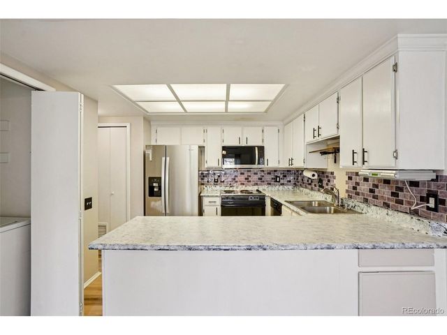 7066 S Knolls Way, Centennial, CO 80122