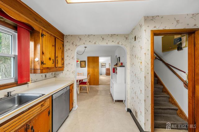 348 S 3rd Avenue, Highland Park, NJ 08904