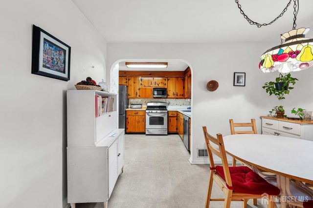 348 S 3rd Avenue, Highland Park, NJ 08904