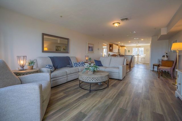 4 Highland Terrace 403, Plymouth, MA 02360
