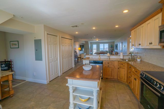 4 Highland Terrace 403, Plymouth, MA 02360