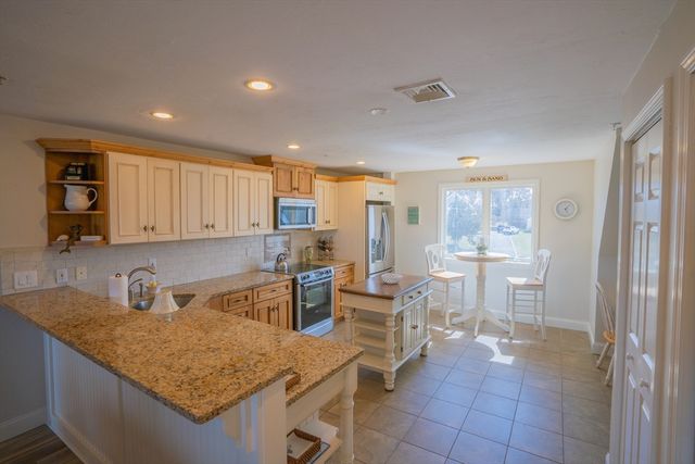 4 Highland Terrace 403, Plymouth, MA 02360