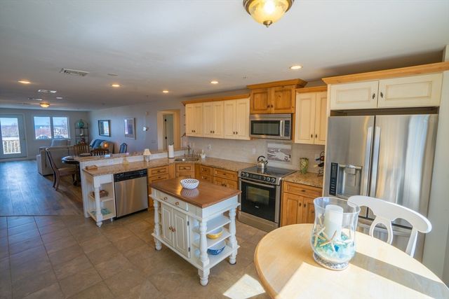 4 Highland Terrace 403, Plymouth, MA 02360