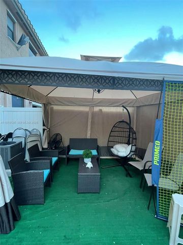 3544 W 88th Ter, Hialeah, FL 33018