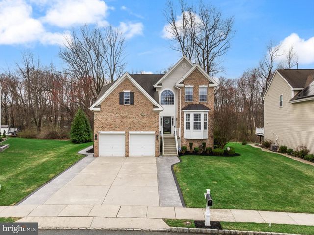 6 BUCKINGHAM CT, Delran, NJ 08075