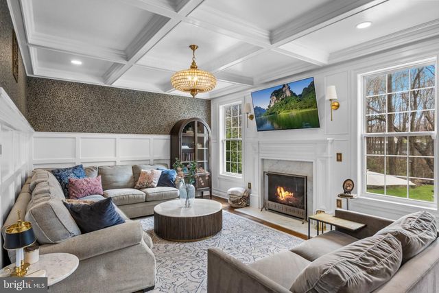 6 BUCKINGHAM CT, Delran, NJ 08075