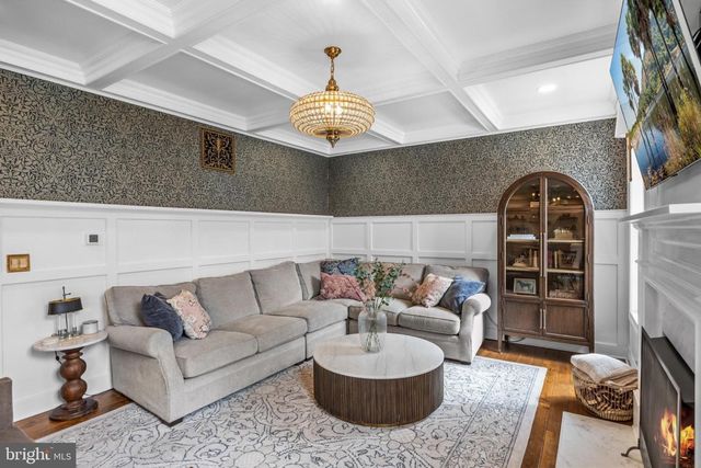 6 BUCKINGHAM CT, Delran, NJ 08075