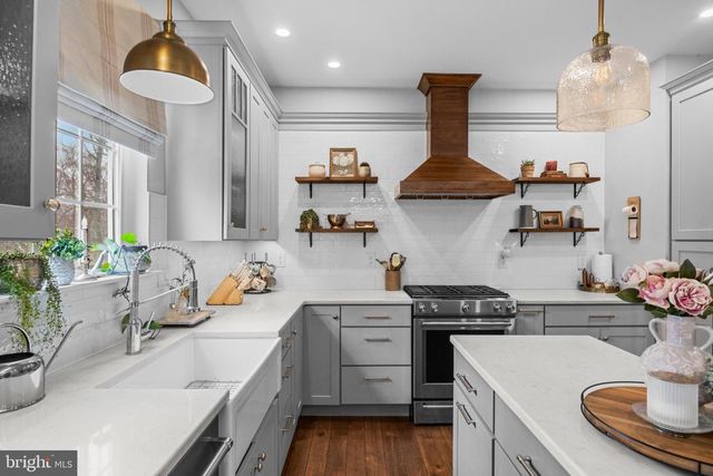 6 BUCKINGHAM CT, Delran, NJ 08075