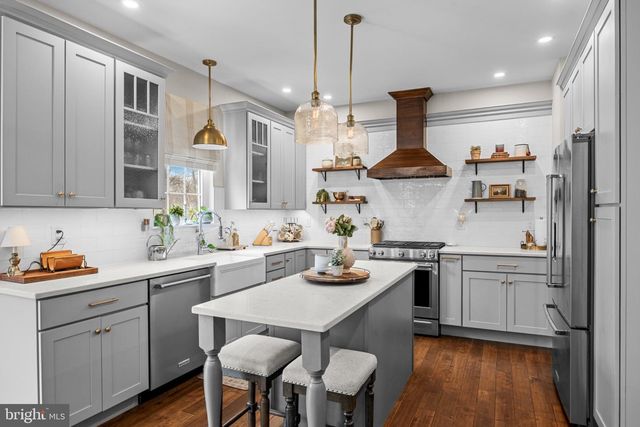 6 BUCKINGHAM CT, Delran, NJ 08075