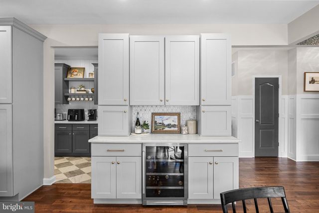 6 BUCKINGHAM CT, Delran, NJ 08075