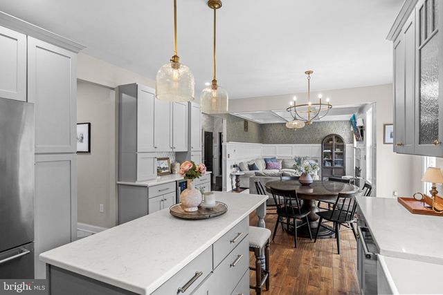 6 BUCKINGHAM CT, Delran, NJ 08075