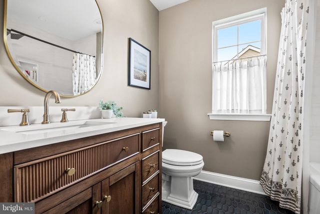 6 BUCKINGHAM CT, Delran, NJ 08075