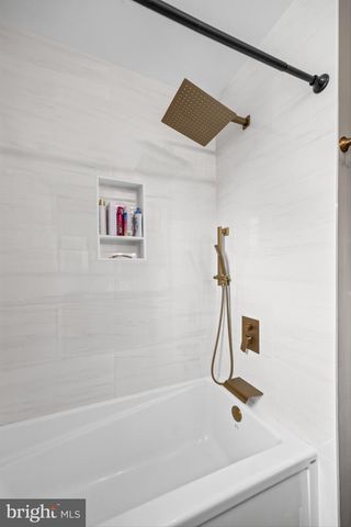 6 BUCKINGHAM CT, Delran, NJ 08075