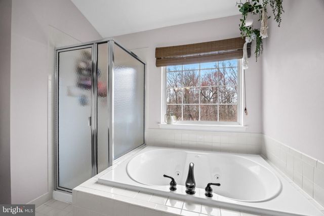 6 BUCKINGHAM CT, Delran, NJ 08075