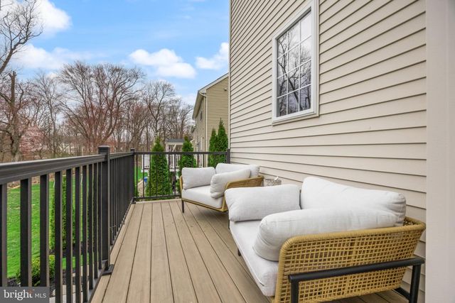 6 BUCKINGHAM CT, Delran, NJ 08075