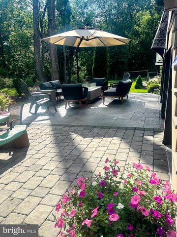 6 BUCKINGHAM CT, Delran, NJ 08075