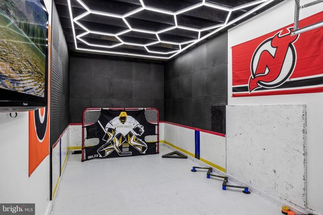 6 BUCKINGHAM CT, Delran, NJ 08075