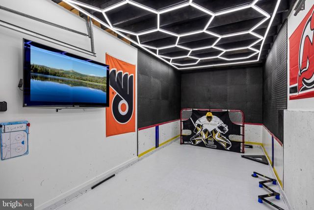 6 BUCKINGHAM CT, Delran, NJ 08075