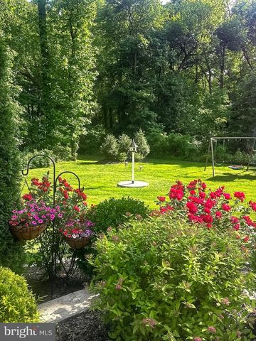 6 BUCKINGHAM CT, Delran, NJ 08075