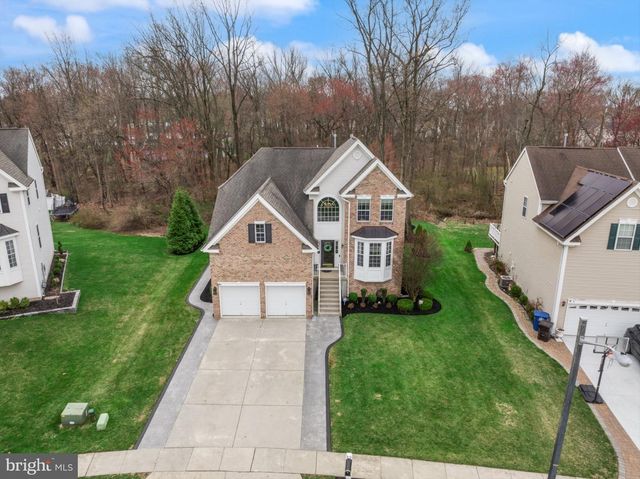 6 BUCKINGHAM CT, Delran, NJ 08075