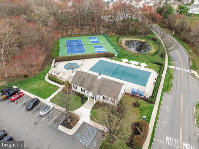 6 BUCKINGHAM CT, Delran, NJ 08075