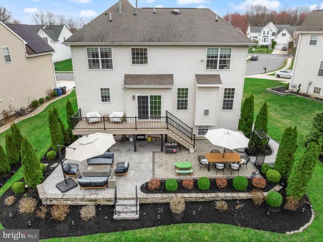 6 BUCKINGHAM CT, Delran, NJ 08075