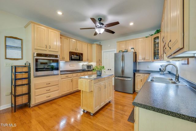 1414 Walnut Grove Road, Jonesborough, TN 37659