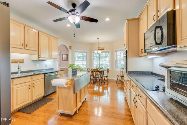 1414 Walnut Grove Road, Jonesborough, TN 37659
