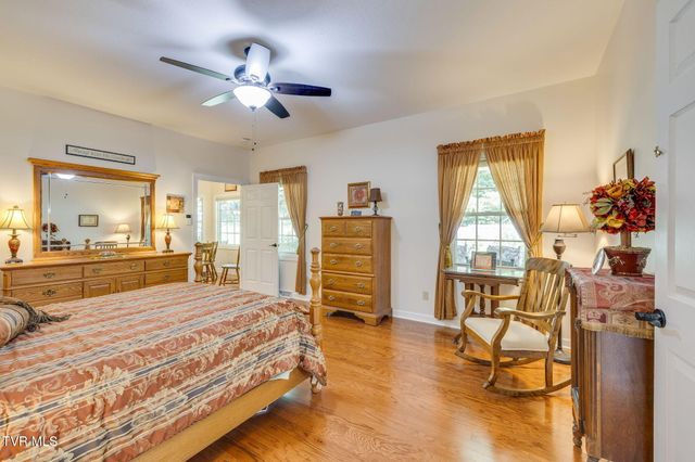 1414 Walnut Grove Road, Jonesborough, TN 37659