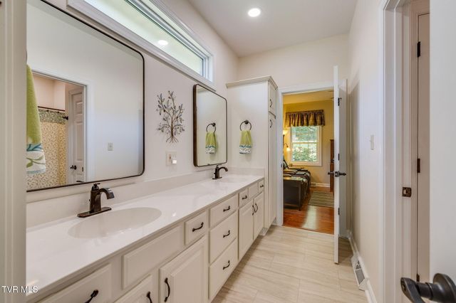 1414 Walnut Grove Road, Jonesborough, TN 37659