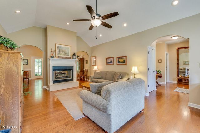 1414 Walnut Grove Road, Jonesborough, TN 37659