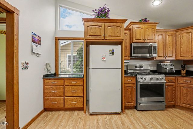 2244 Hillside Drive, Medford, OR 97502