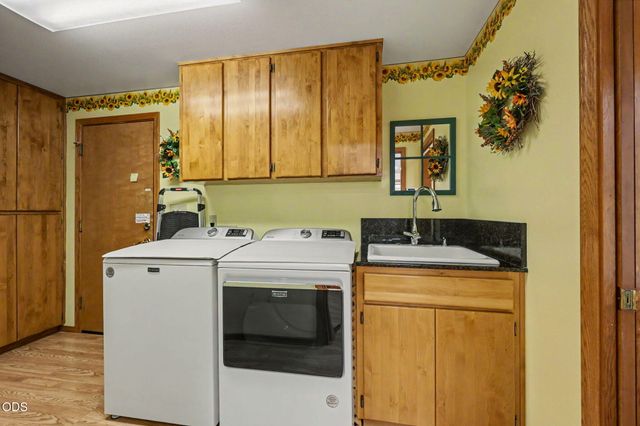 2244 Hillside Drive, Medford, OR 97502