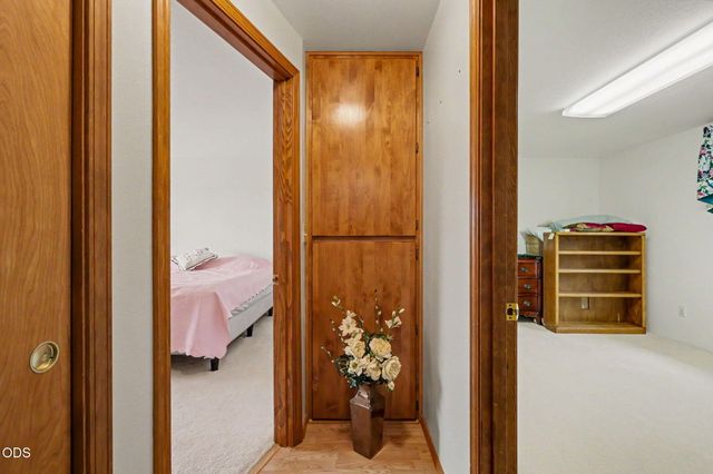 2244 Hillside Drive, Medford, OR 97502
