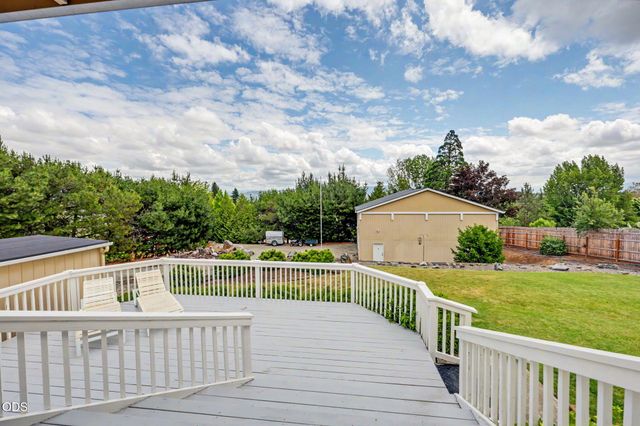 2244 Hillside Drive, Medford, OR 97502