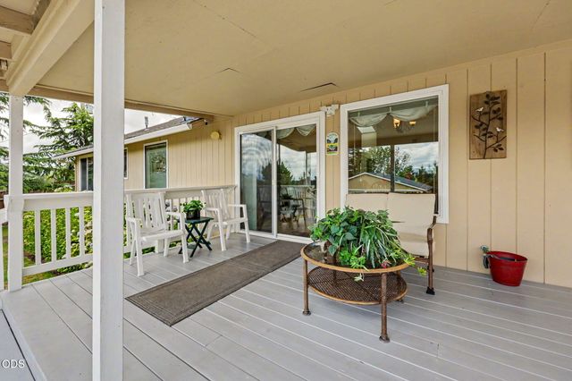 2244 Hillside Drive, Medford, OR 97502