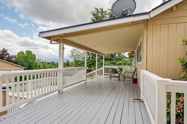 2244 Hillside Drive, Medford, OR 97502