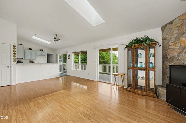 2244 Hillside Drive, Medford, OR 97502