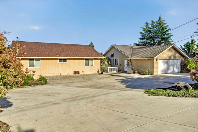 2244 Hillside Drive, Medford, OR 97502