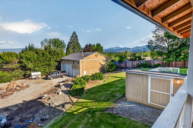 2244 Hillside Drive, Medford, OR 97502