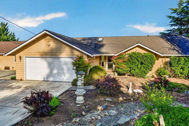 2244 Hillside Drive, Medford, OR 97502