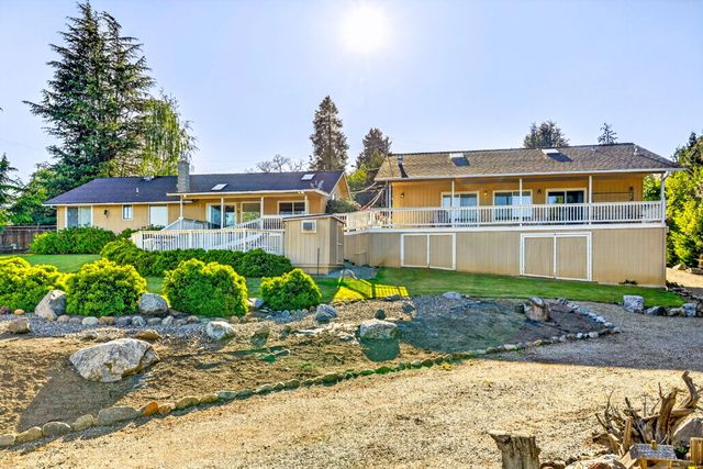 2244 Hillside Drive, Medford, OR 97502