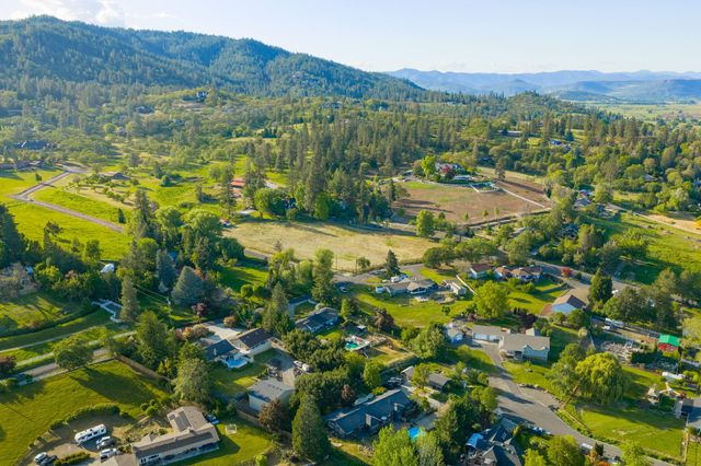 2244 Hillside Drive, Medford, OR 97502
