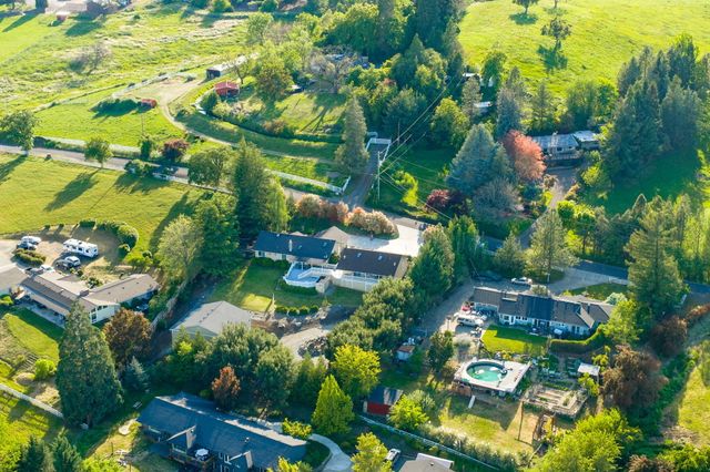 2244 Hillside Drive, Medford, OR 97502
