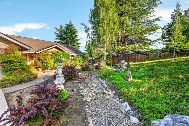 2244 Hillside Drive, Medford, OR 97502