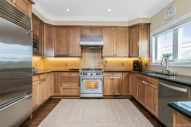 80 Old Boston Post Road 2, New Rochelle, NY 10801