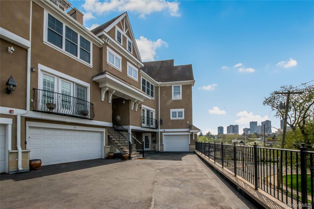 80 Old Boston Post Road 2, New Rochelle, NY 10801