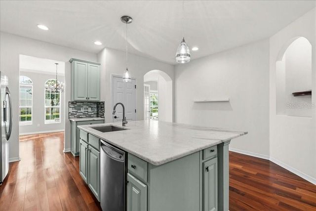 352 OLD ALEMANY PLACE, Oviedo, FL 32765