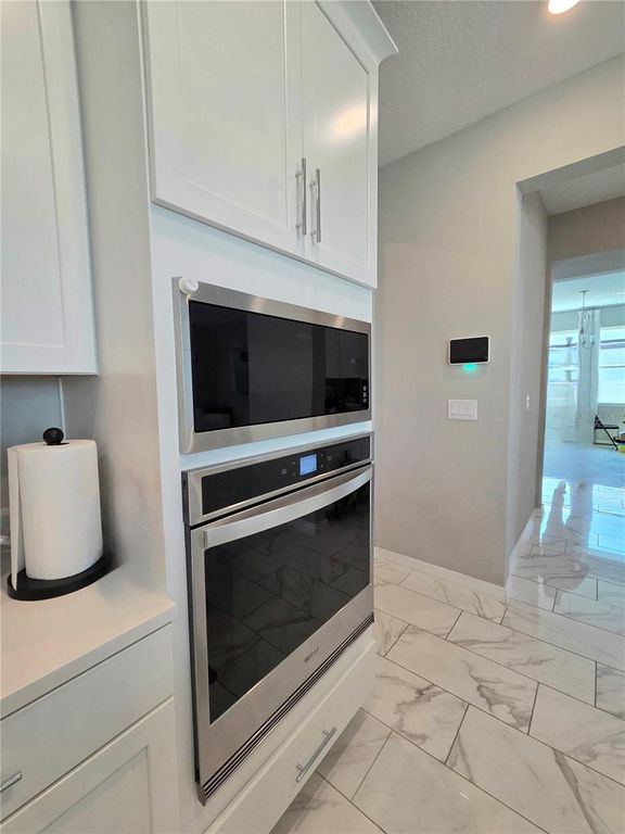Image 12 of property listing at 13521 PALMERA VISTA DRIVE, Riverview, FL 33579